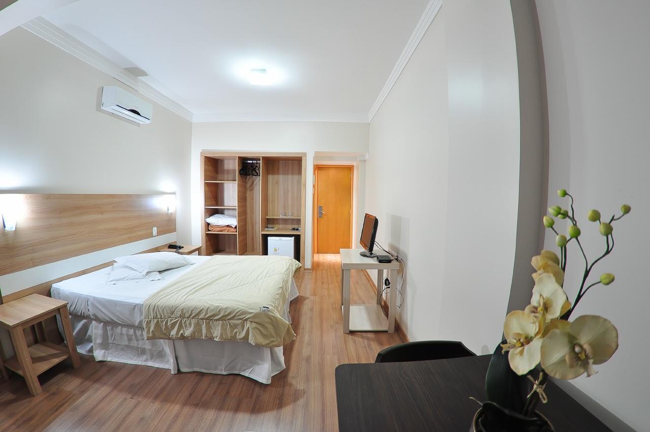 Turis Hotel Passo Fundo Esterno foto