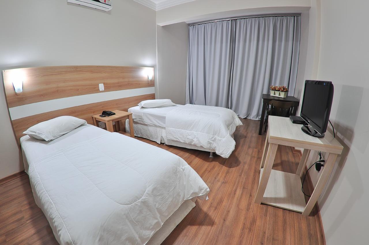Turis Hotel Passo Fundo Esterno foto